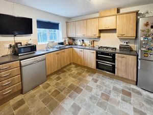 Kitchen- click for photo gallery